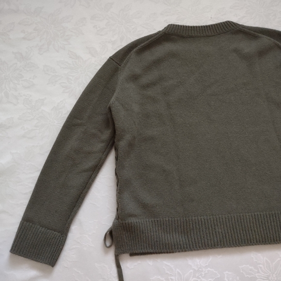 Vince 100% cashmere lace up sweater - Picture 8 of 12